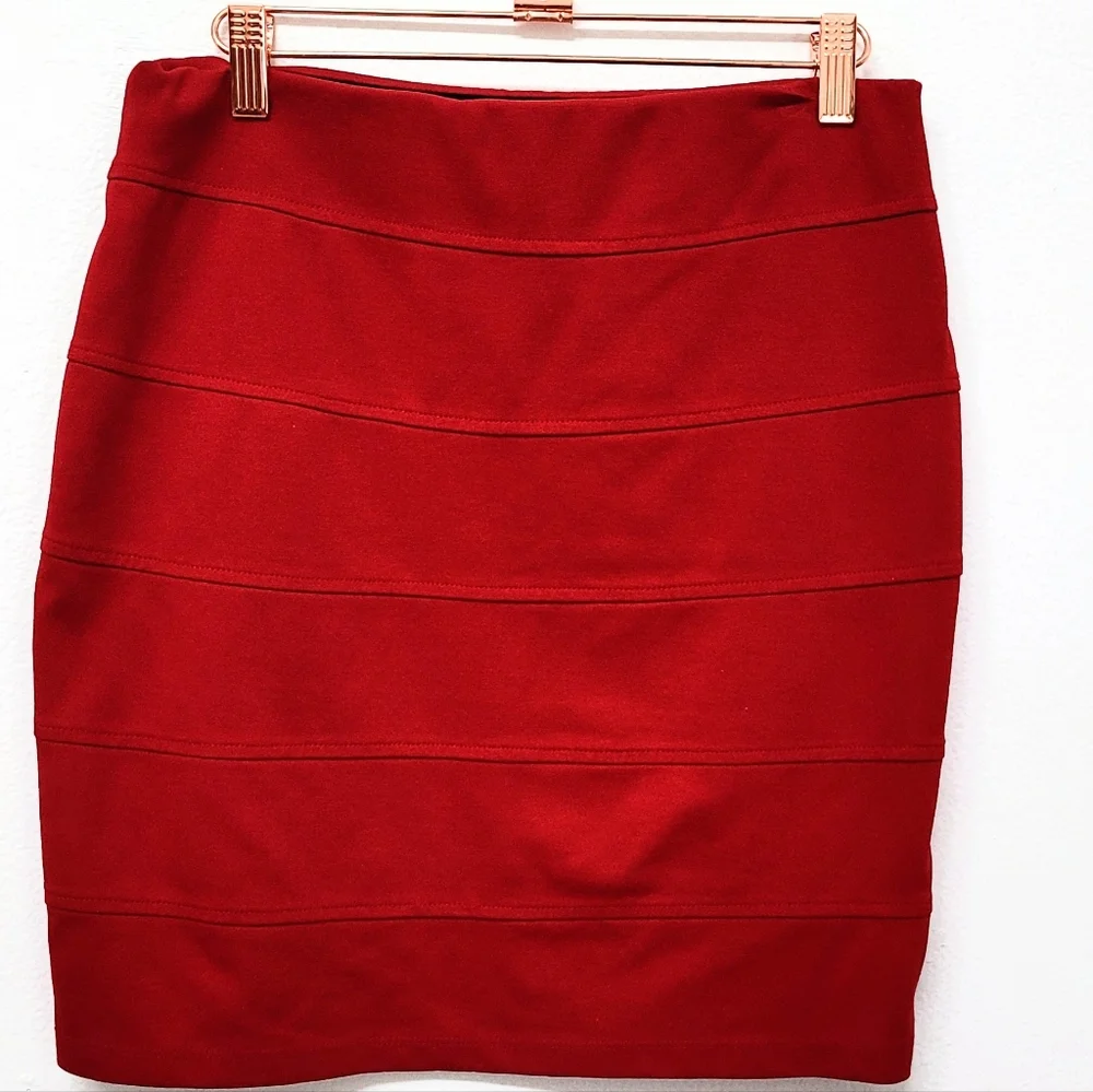 Red mini skirt size L - Picture 1 of 2